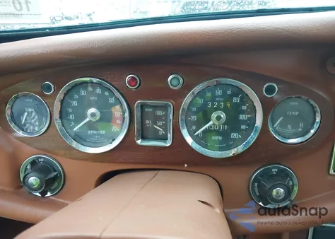 1974 Mg Mgb z USA, uszkodzony, nr VIN GHD5UE3288406